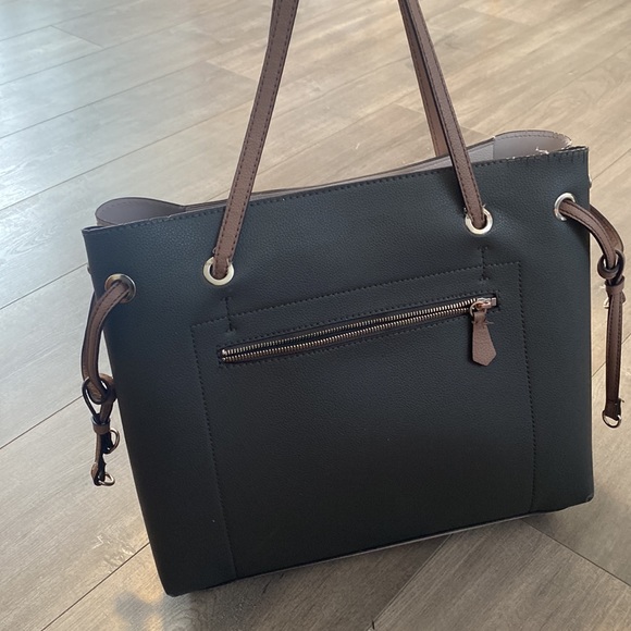 Guess Handbag - Picture 7 of 8